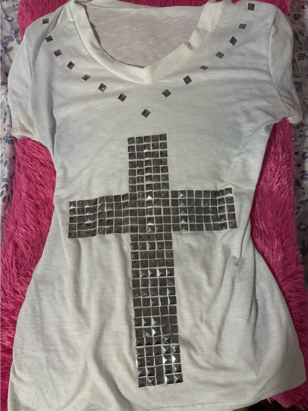 Women’s Studded Cross V-Neck Tee - White